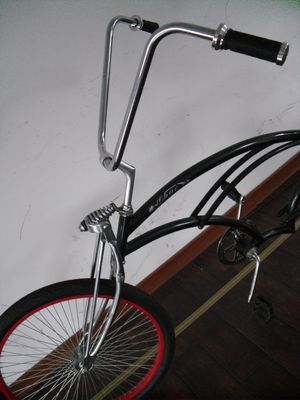 26-дюймовый велосипед в стиле Chopper Beach Cruiser с стальной вилкой и грузоподъемностью 150 кг.