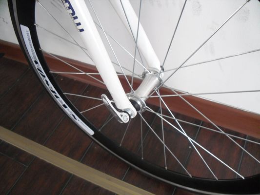 700C Алюминиевый каркас Дорожный велосипед с логотипом Shimano 21-скоростной OEM и сертификацией CE