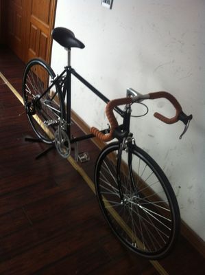 700C Дорожный велосипед с Hi-Ten Steel Lugged Frame Shimano 14S Классический и калибр тормоза