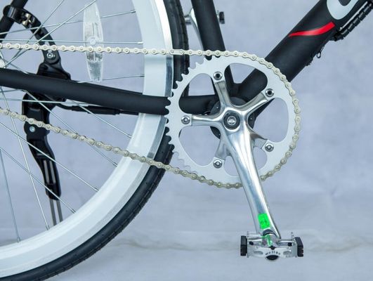 700C Алюминиевый электрический велосипед CE EN15194 Сертифицированный 36V 350W Мотор 10.8AH Скрытая литиевая батарея